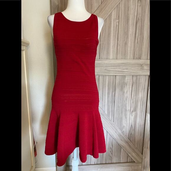 Alice + Olivia Dresses & Skirts - Alice + Olivia small texture sleeveless mini dress